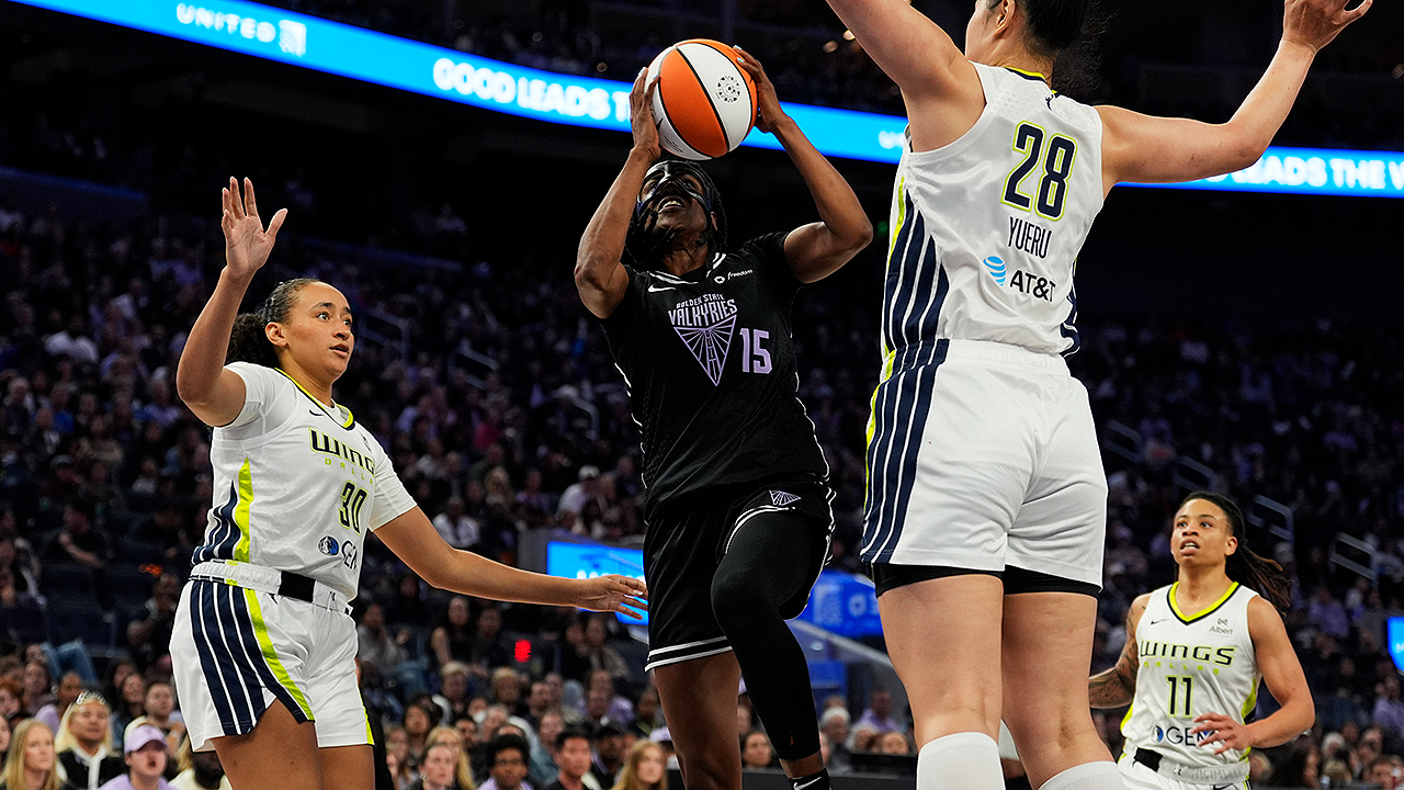 Highlights: Tiffany Hayes' All-Around Game vs. Wings | 7/25/25